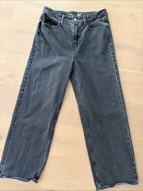 Old Navy Faded Black Wash Hight Waisted Wide-Leg Jeans. Inseam 31”